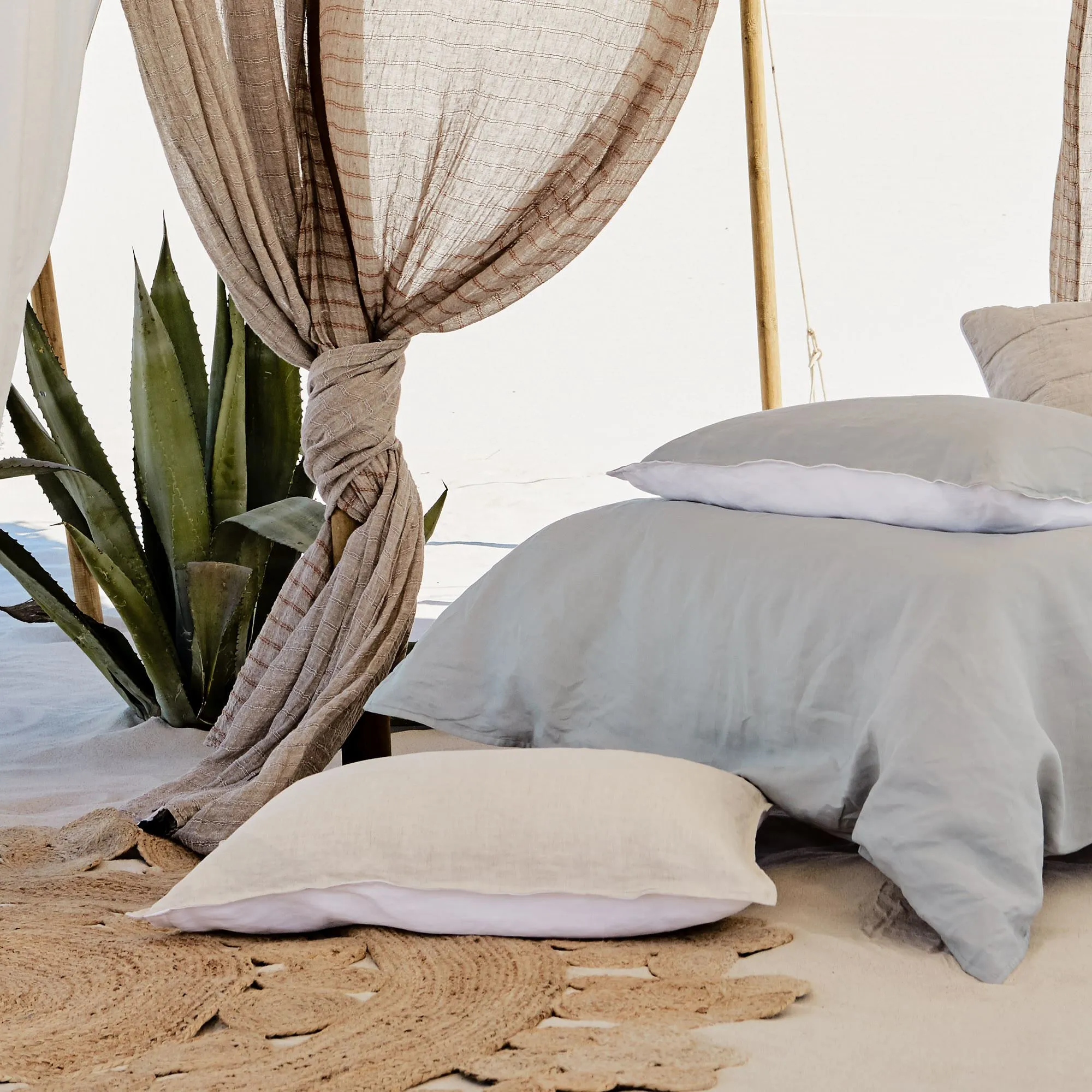 Cercosa Pillowcase [Natural/White]