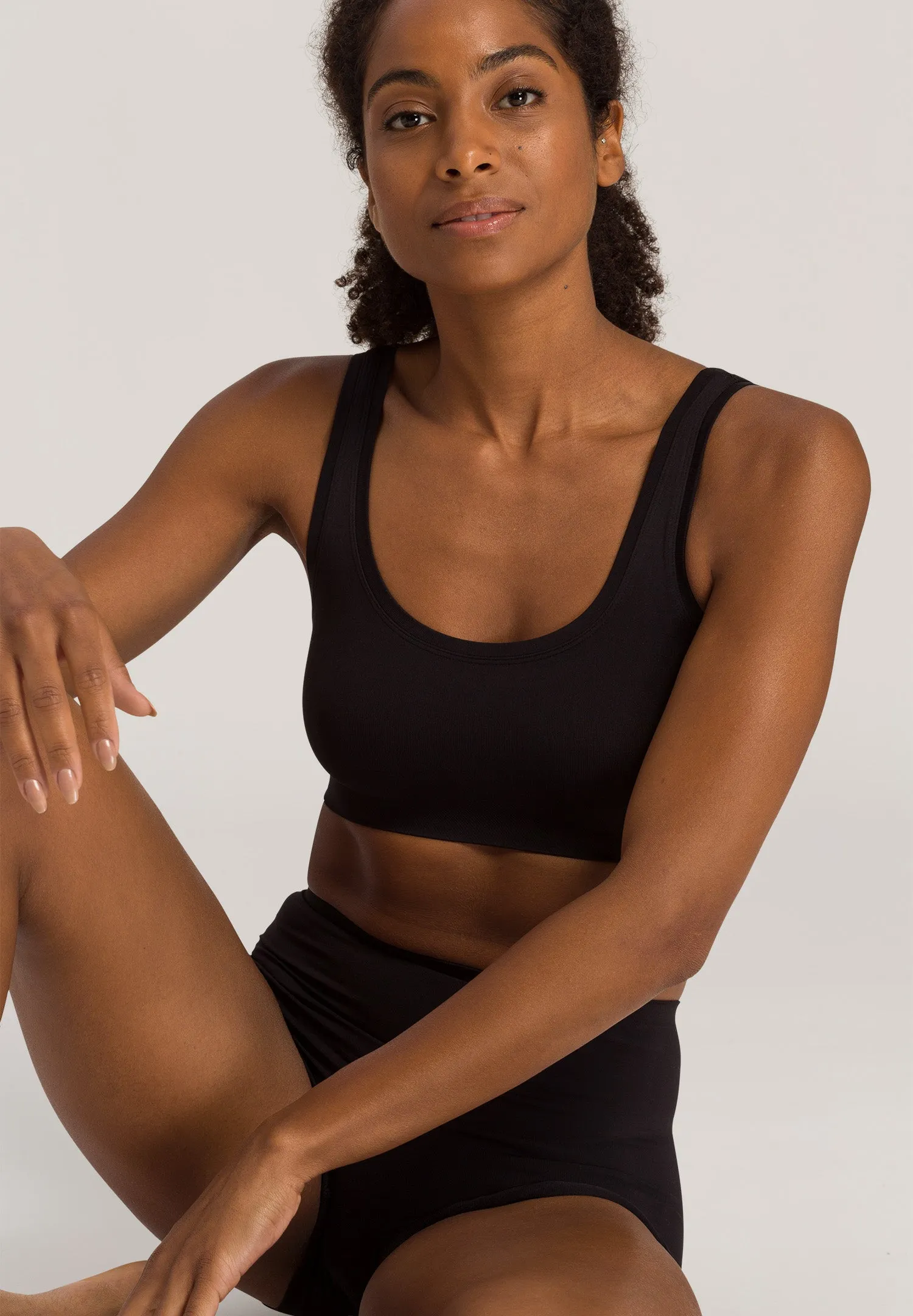 Touch Feeling Crop Top | Black 71810-199